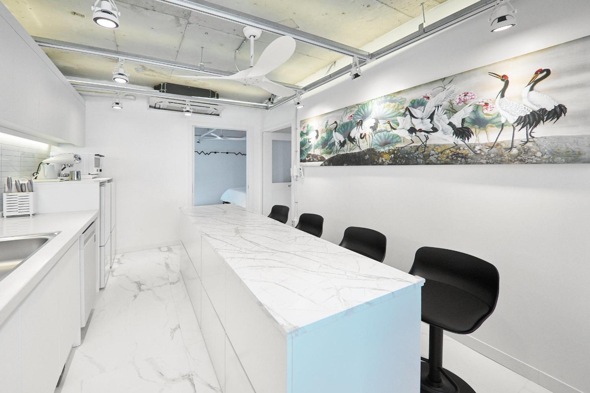 B9 Tailored Service Near Hongik Univ Station Seoul